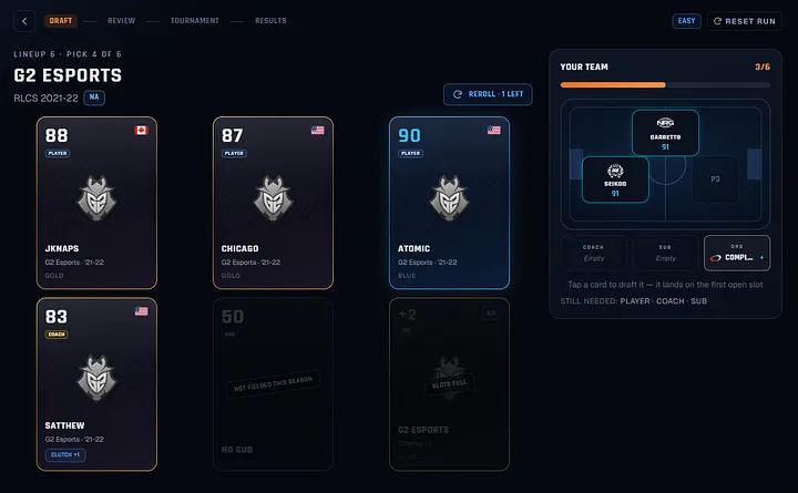 Tela de draft do Rocket Draft com as cartas do elenco sorteado à esquerda e o time em montagem à direita